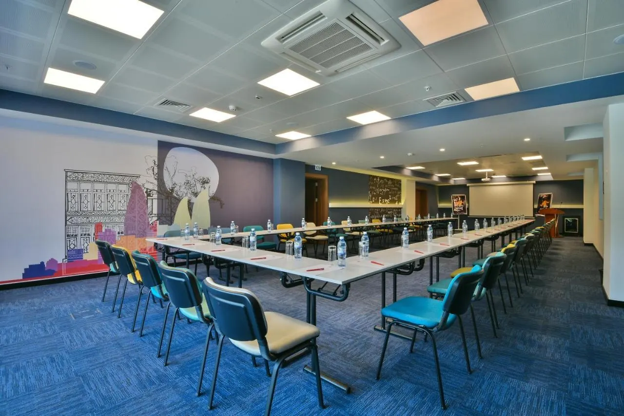 Ibis Baku City 3*,