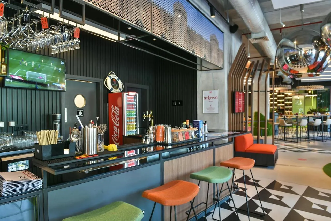 Ibis Baku City 3*,