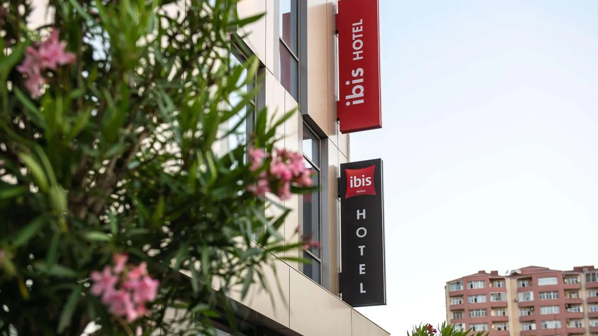 Ibis Baku City 3*,